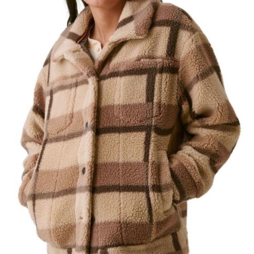 Bass Outdoor Womens Boyfriend Shacket SMALL Brown Plaid Button Up Oversized Cozy